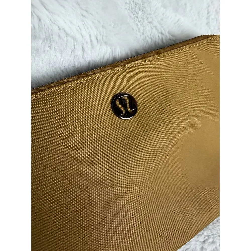Lululemon Curved Wristlet Burnt Caramel Brown Gold Clutch PouchBag Travel Wallet